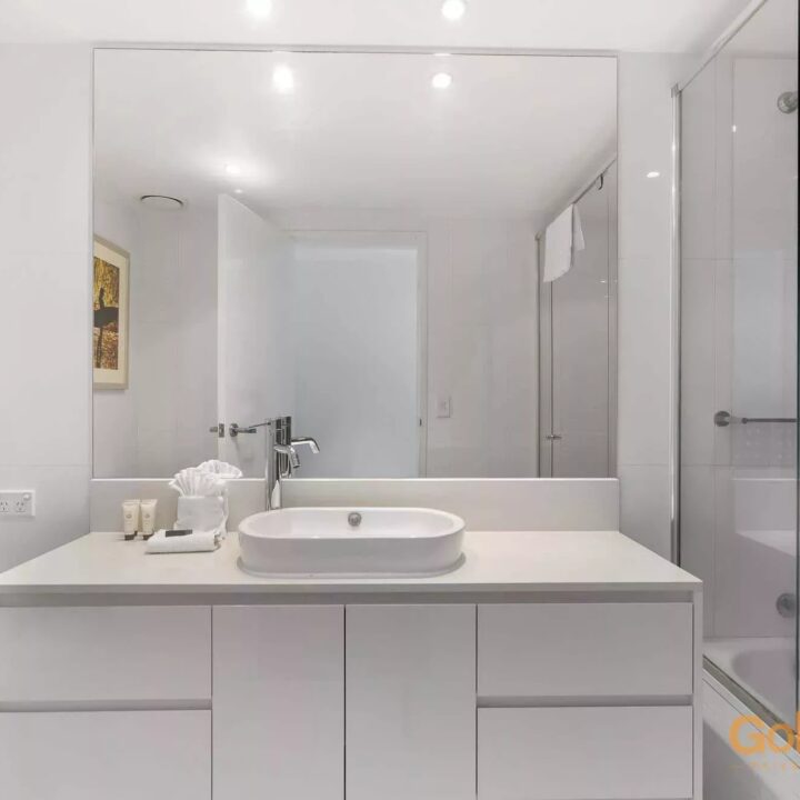1 bedroom apartment private bathroom - Level 3