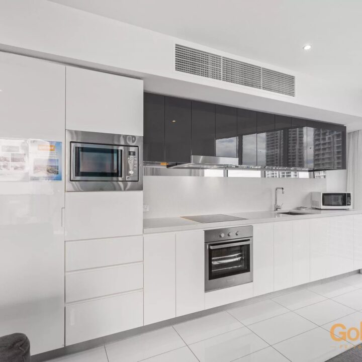 2 bedroom apartment kitchen - Level 22