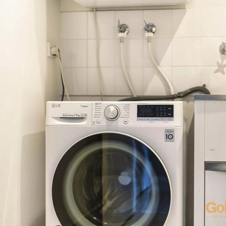 holiday apartment with laundry - Level 19