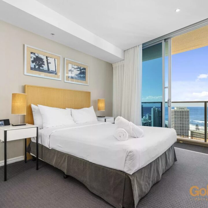 surfers paradise holiday apartment bedroom - Level 19