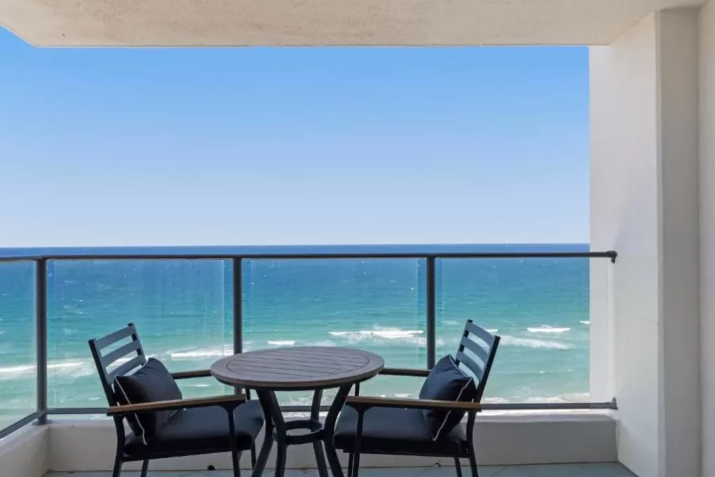 3-bedroom penthouse surfers paradise