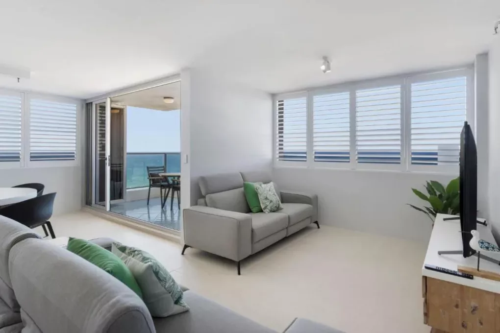Absolute Beachfront Penthouses Apartment, Surfers Paradise