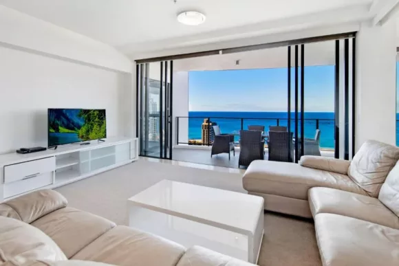 Luxury Broadbeach Penthouse with Private Rooftop Spa Sierra Grand