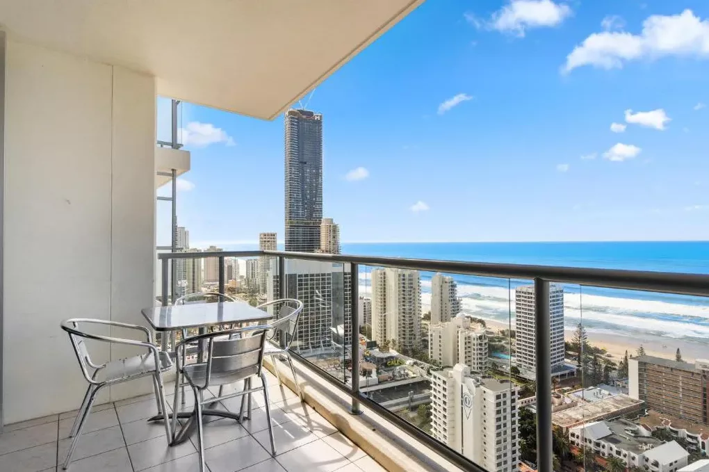 Chevron Renaissance Private Apartments Surfers Paradise