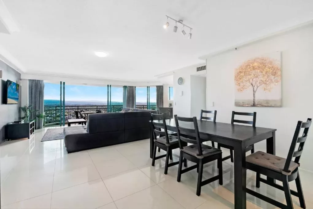 holiday apartment surfers paradise