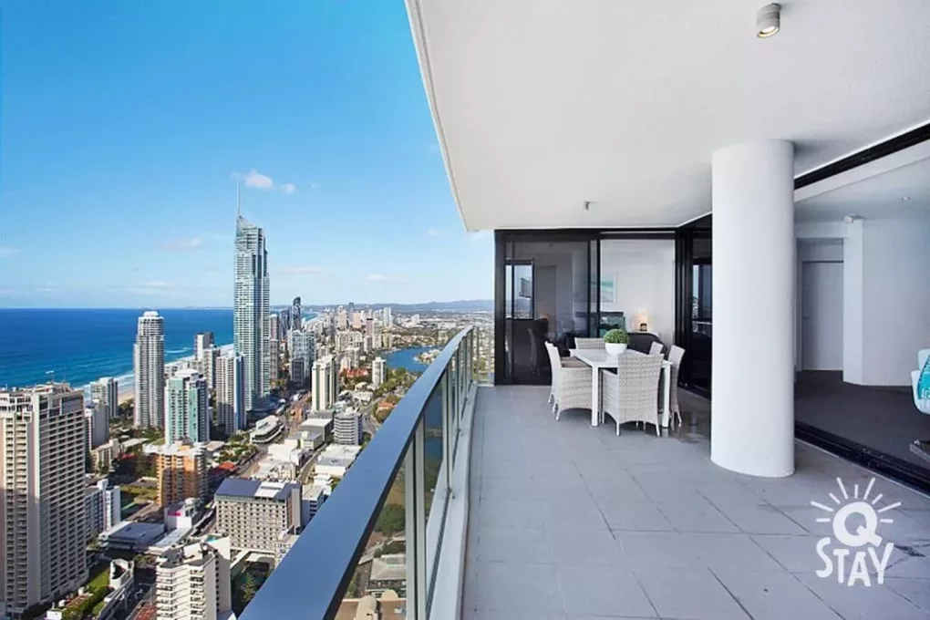 surfers paradise. penthouse apartment