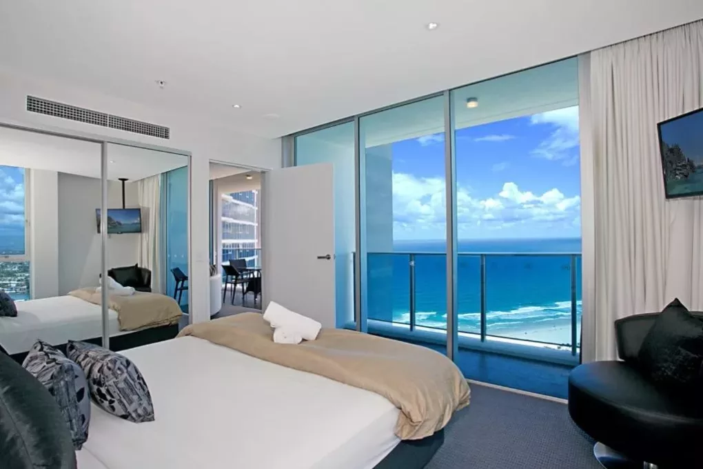 three-bedroom holiday apartments surfers paradise