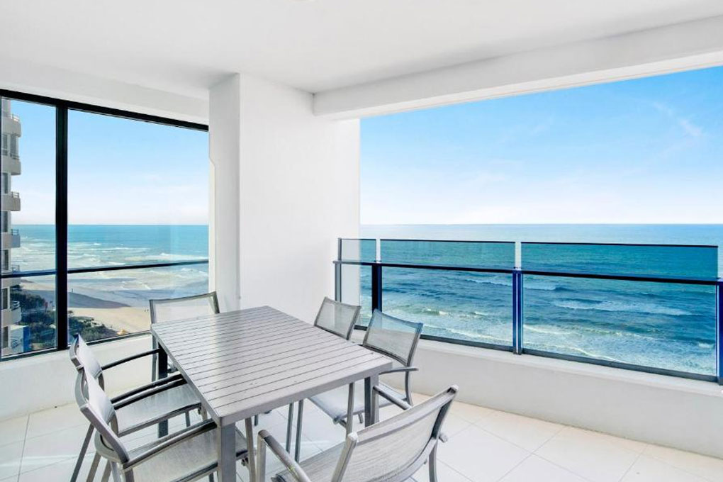S Building Surfers Paradise - 3 Bedroom Holiday Apartment