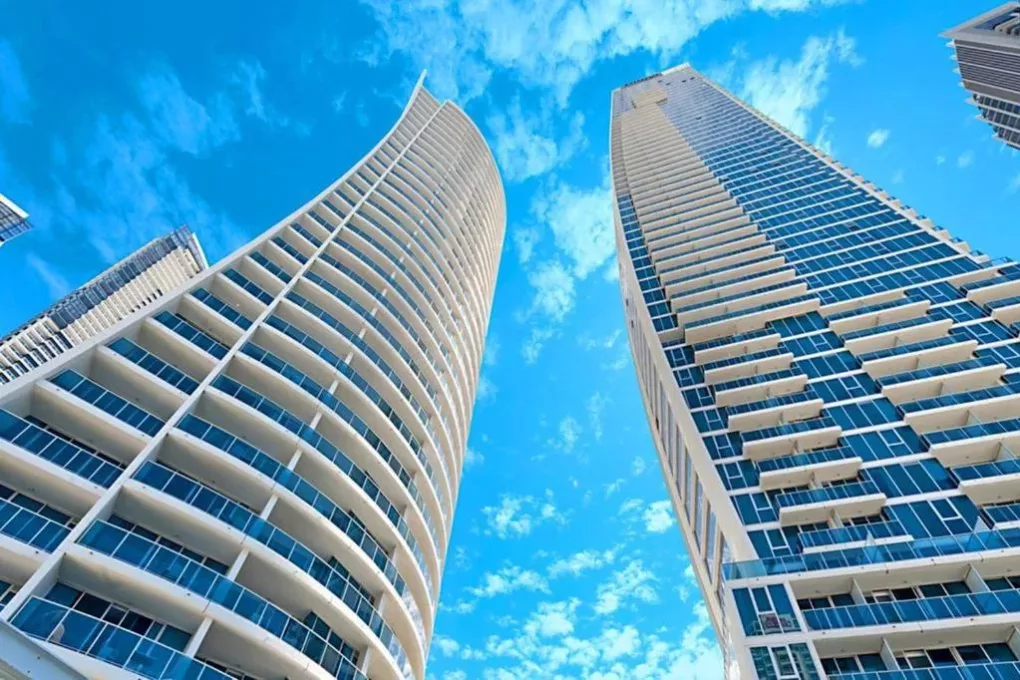 two-bedroom apartment surfers paradise