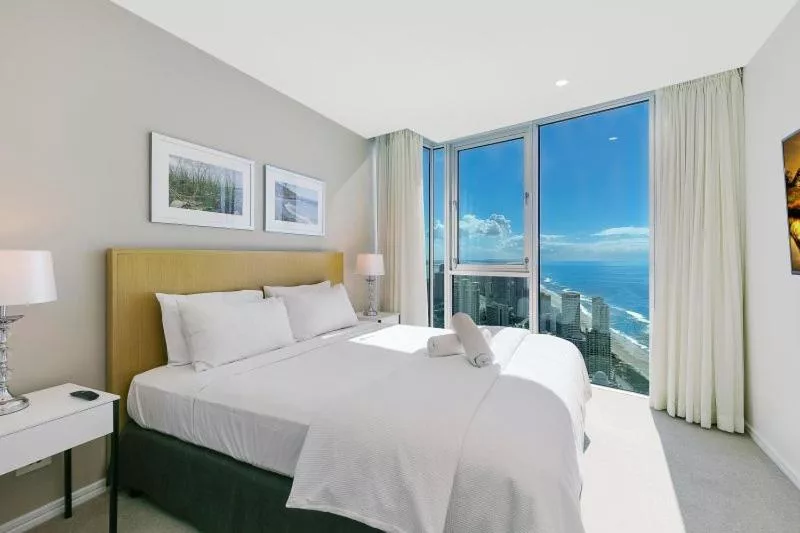 4-bedroom penthouse surfers paradise