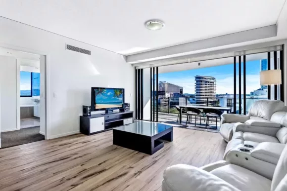Premium Modern 3 bedroom Broadbeach Apartment at Sierra Grand – GCHM