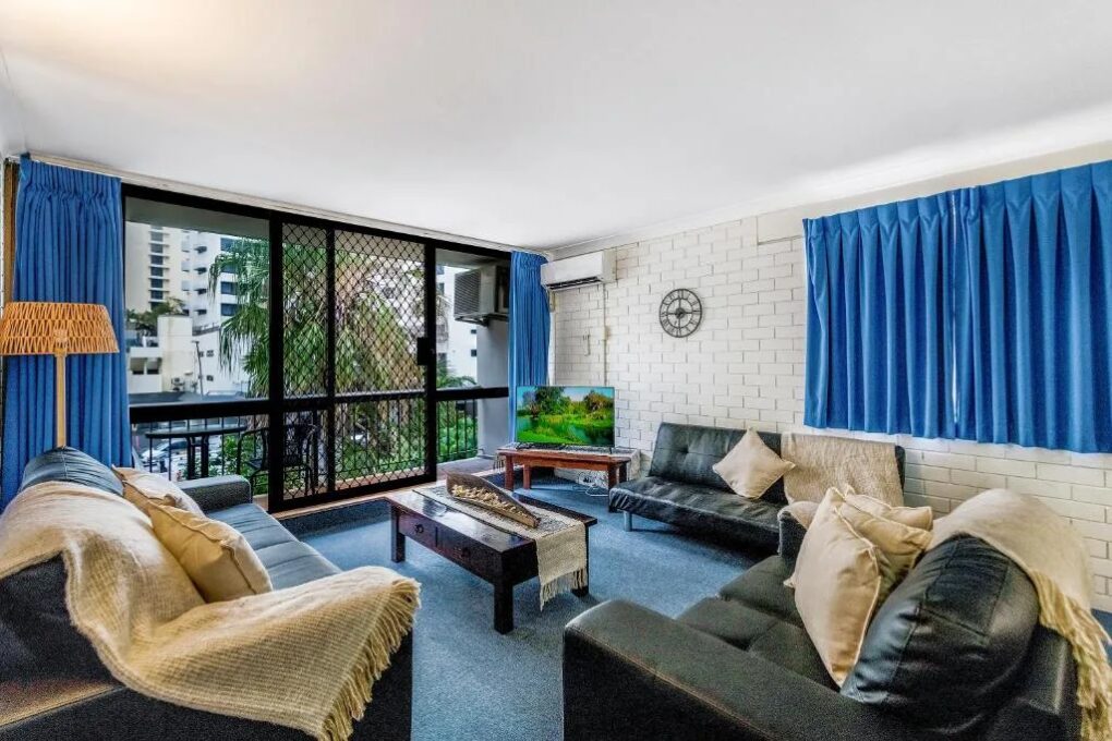 2 bedroom apartments surfers paradise