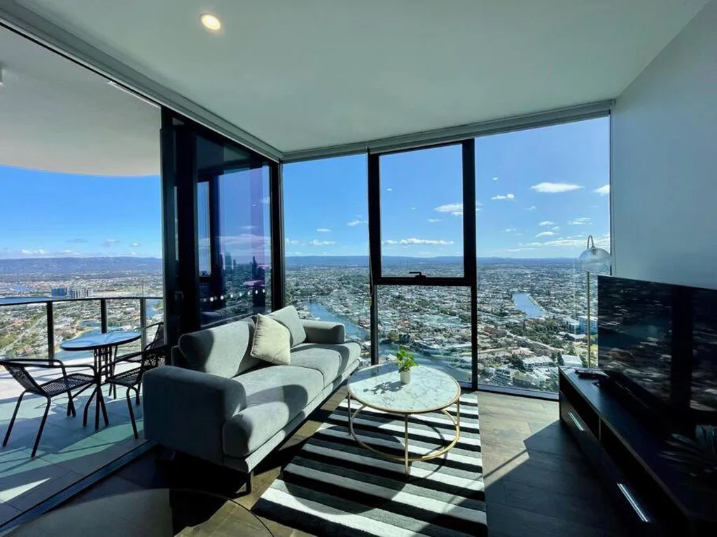 2 Bedroom Luxury Broadbeach Holiday Apartment Near the Casino Gold