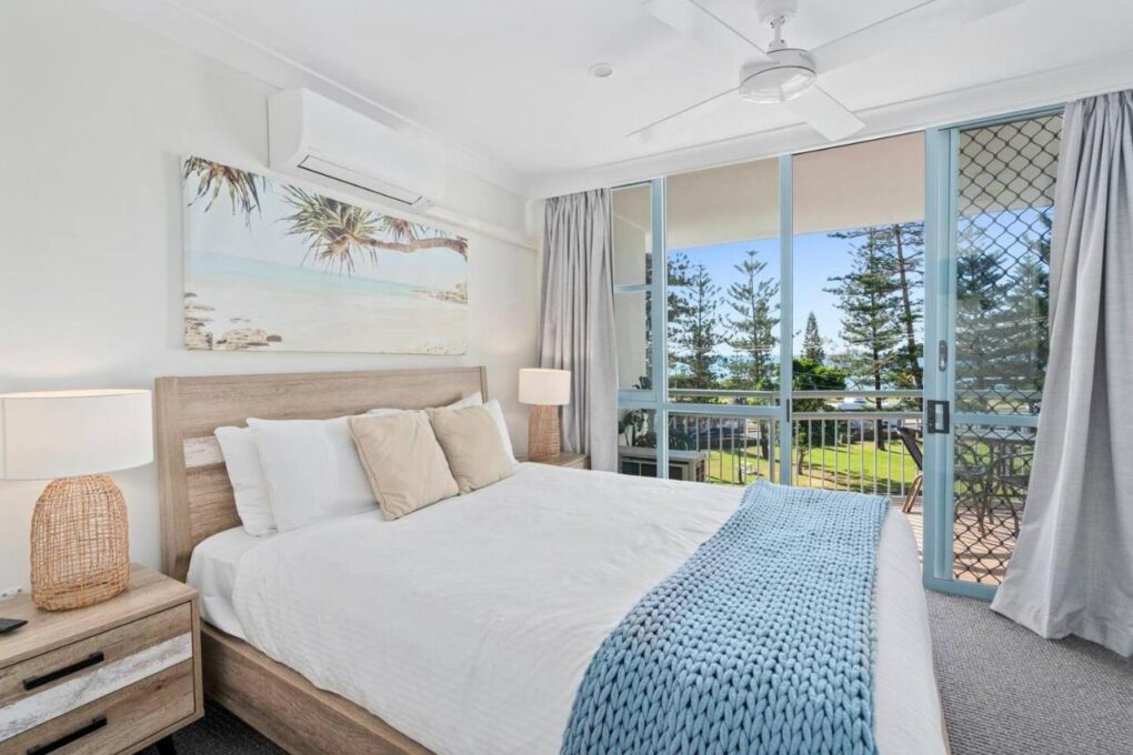 2 bedroom apartment kirra beach