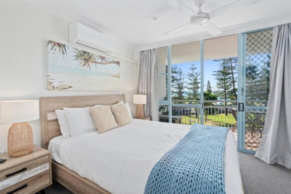 Beachfront Bliss at Kirra Beach with Pool