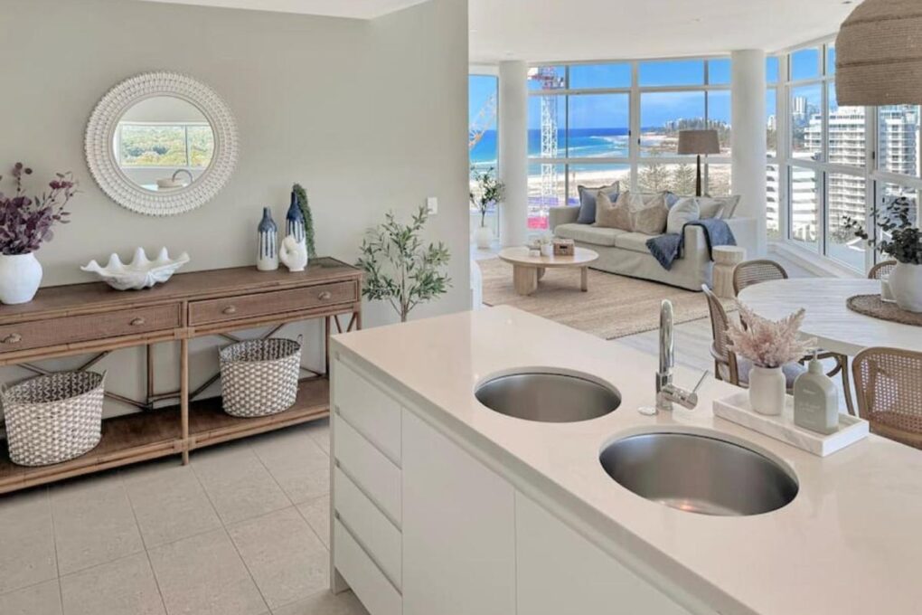 3 bedroom penthouse kirra beach