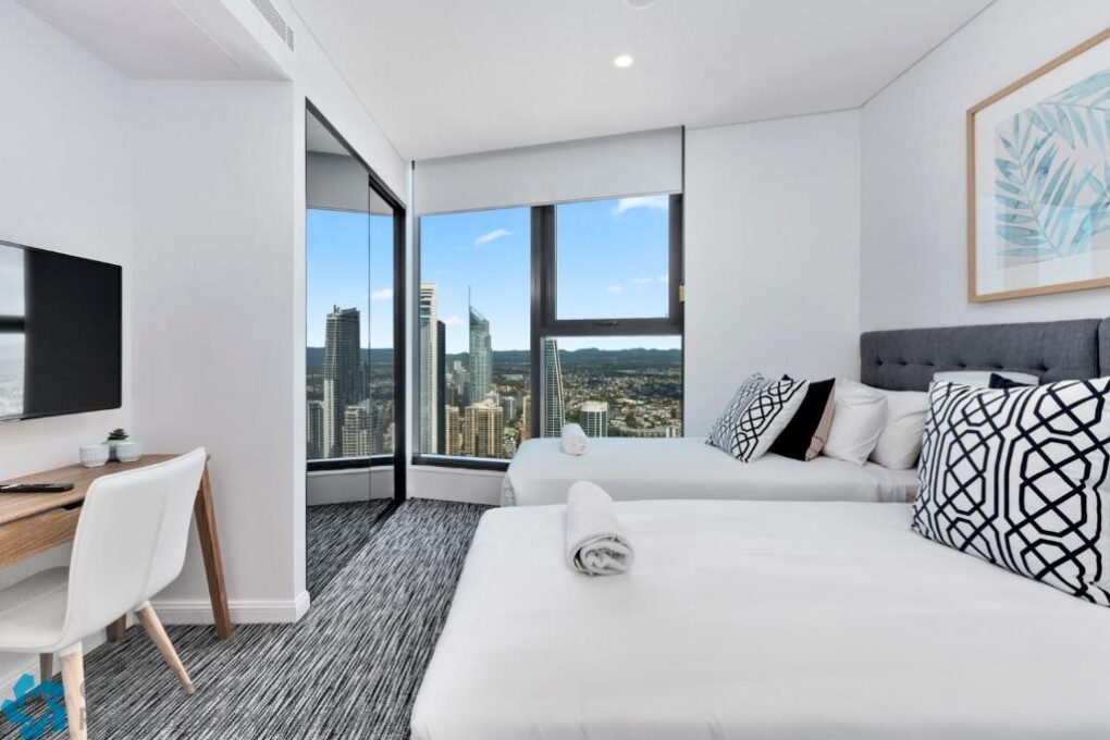 Surfers Paradise 3 bedroom holiday apartments