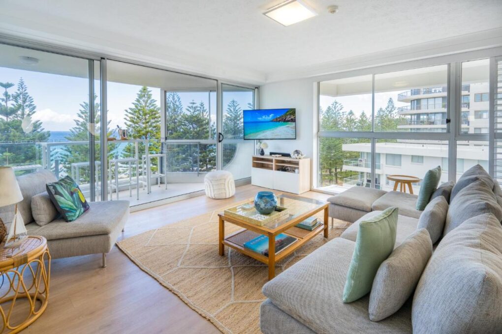 2 and 3 bedroom Burleigh Heads beachfront apartments