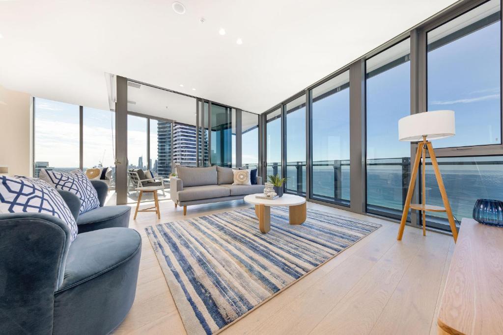 Photo inspiration: Luxury City Apartment Rentals With Private Gym And View Options Reference: 1 2 3Bd Apartments Ultiqa Signature Broadbeach