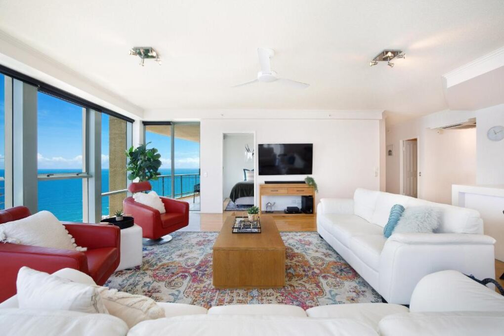 three bedroom unit surfers paradise