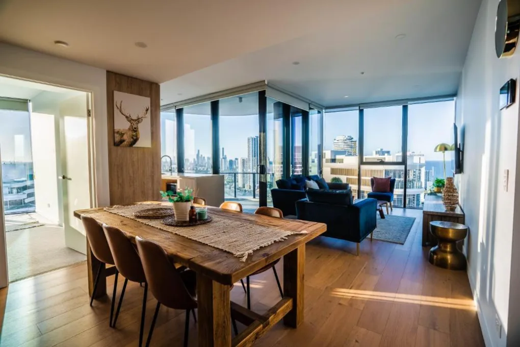 2 Bedroom Family Apartment next to Pacific Fair