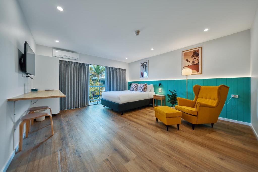 Cheap Accommodation in Palm Beach Australia