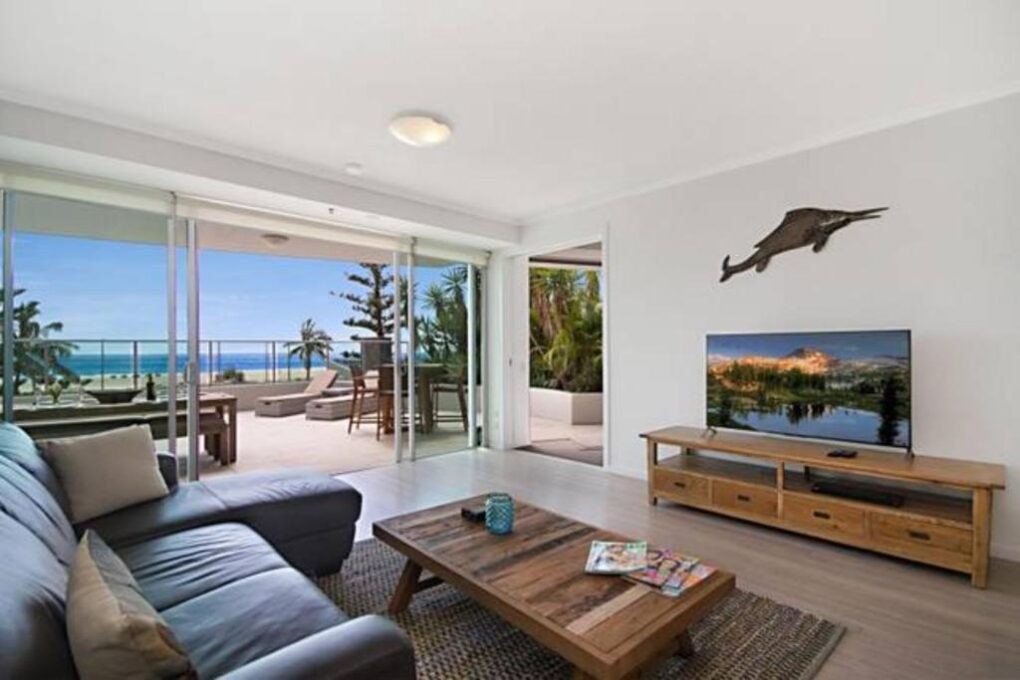 2-bedroom beachfront accommodation Coolangatta