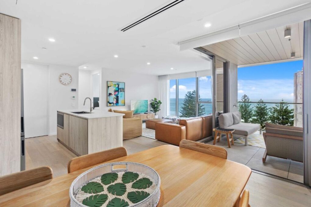 2 bedroom ocean view burleigh apartment