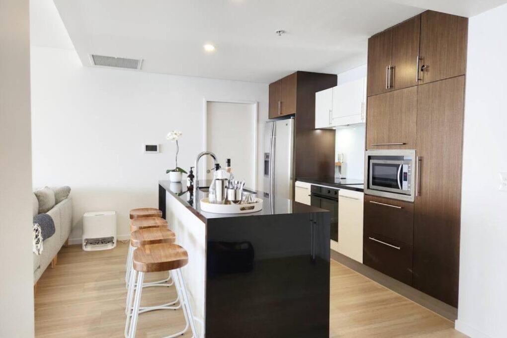 3 bedroom broadbeach apartments the wave