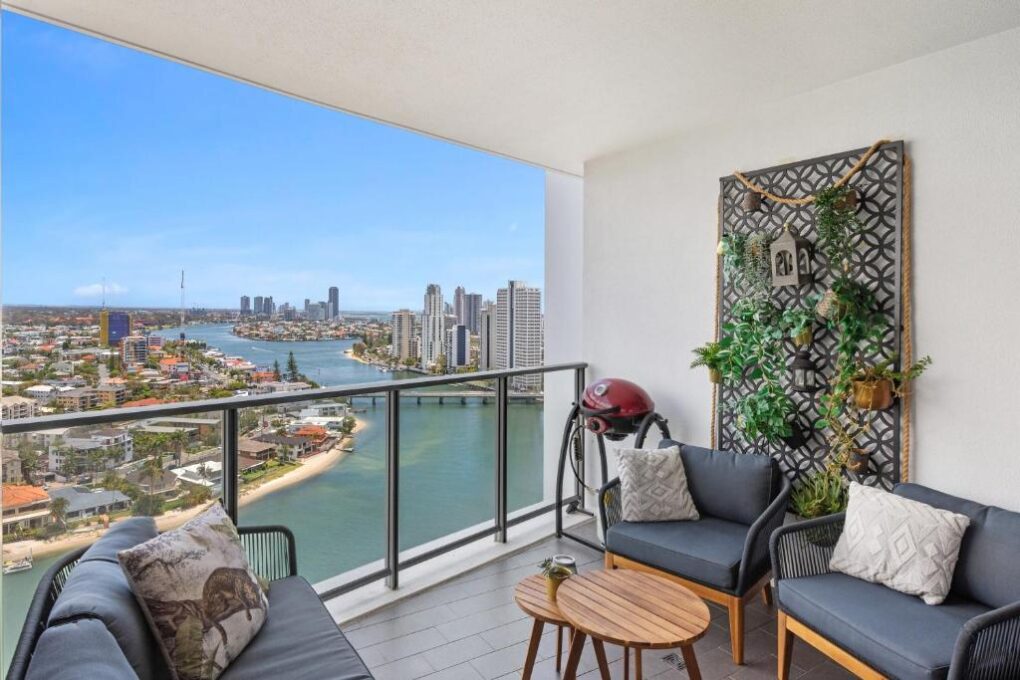 Avalon Apartment 2 bedroom accommodation surfers paradise