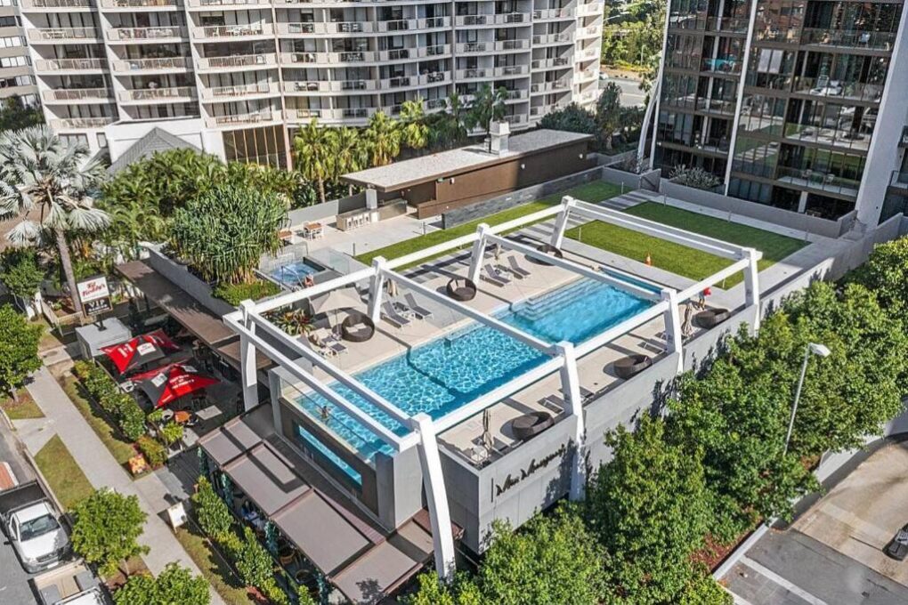 Avani Broadbeach Residences swimming pool