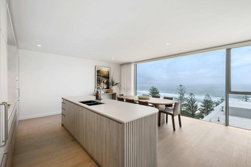 Picasso burleigh heads 3 bedroom apartment