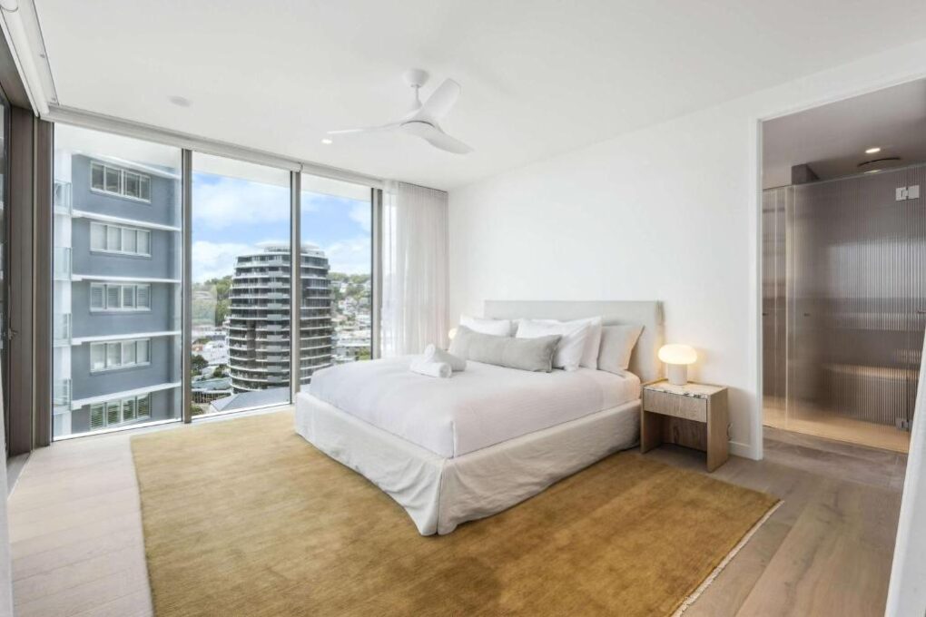 Picasso burleigh heads apartment