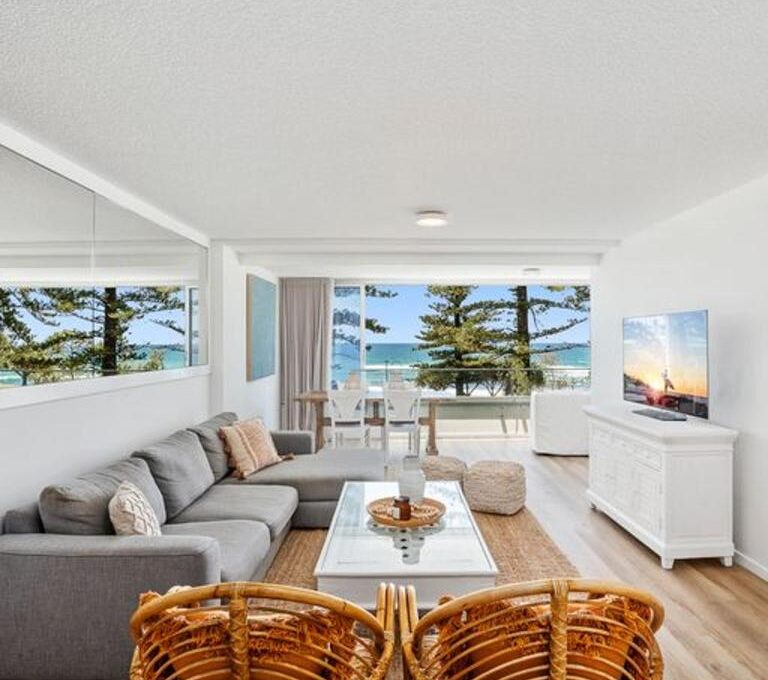 absolute beachfront apartment burleigh heads
