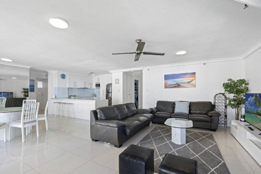 beach haven beachfront apartment broadbeach