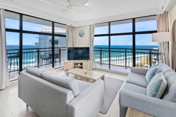 Surfers Paradise Absolute Beachfront High-Level 1 Bedroom Apartment