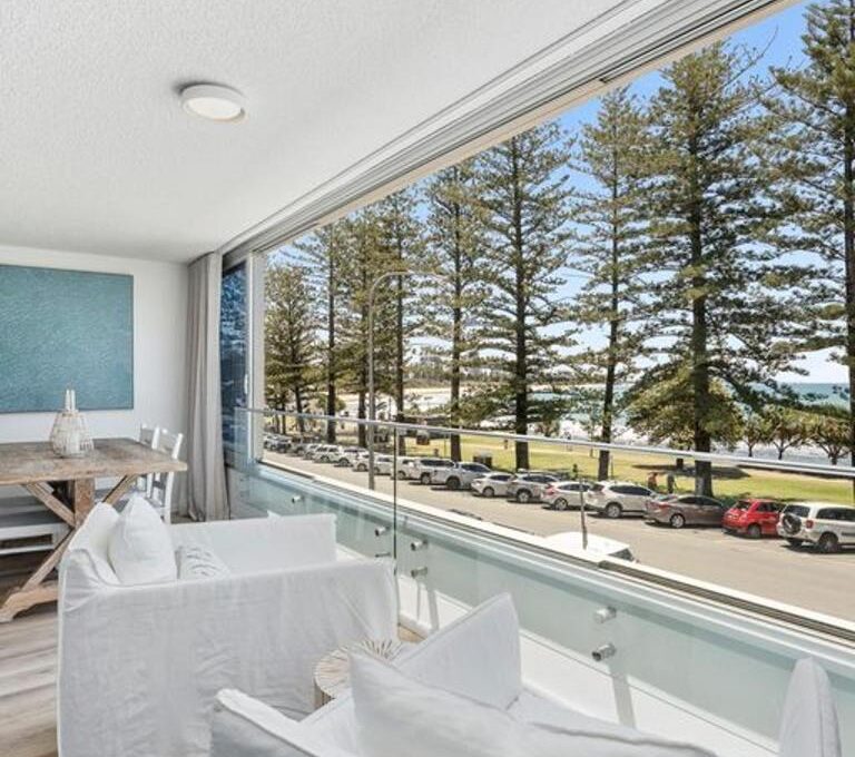 beachfront apartment burleigh heads