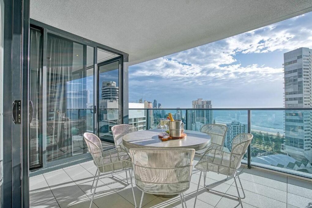 broadbeach accommodation 2 bedroom apartment