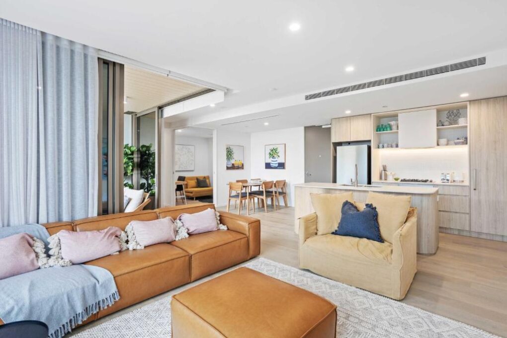 luxury burleigh apartment