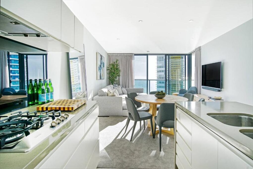 oracle broadbeach private apartment rental