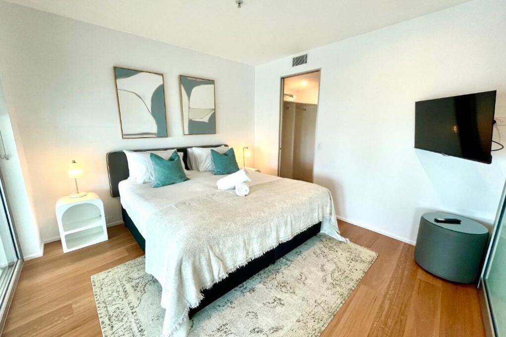 q tower surfers paradise 1 bedroom apartment