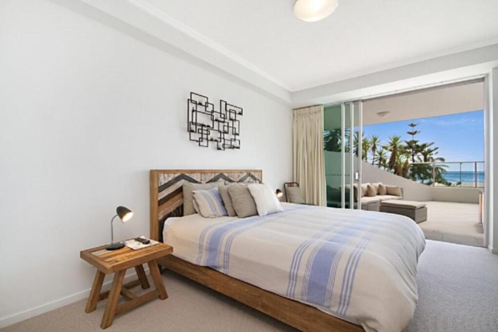 reflections Coolangatta 2 bed beachfront apartment