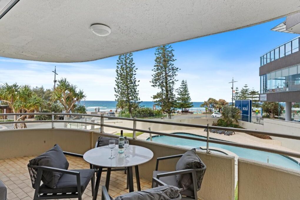 surfers paradise accommodation on the beach