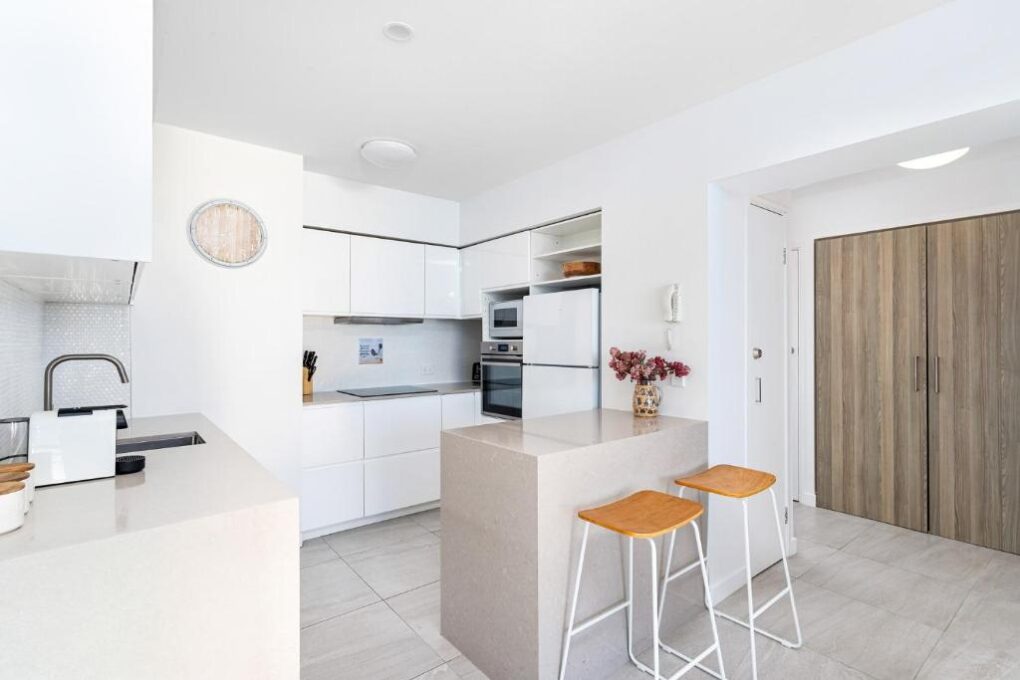 towers of chevron surfers paradise gold coast